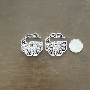 Keyhole gauge earrings